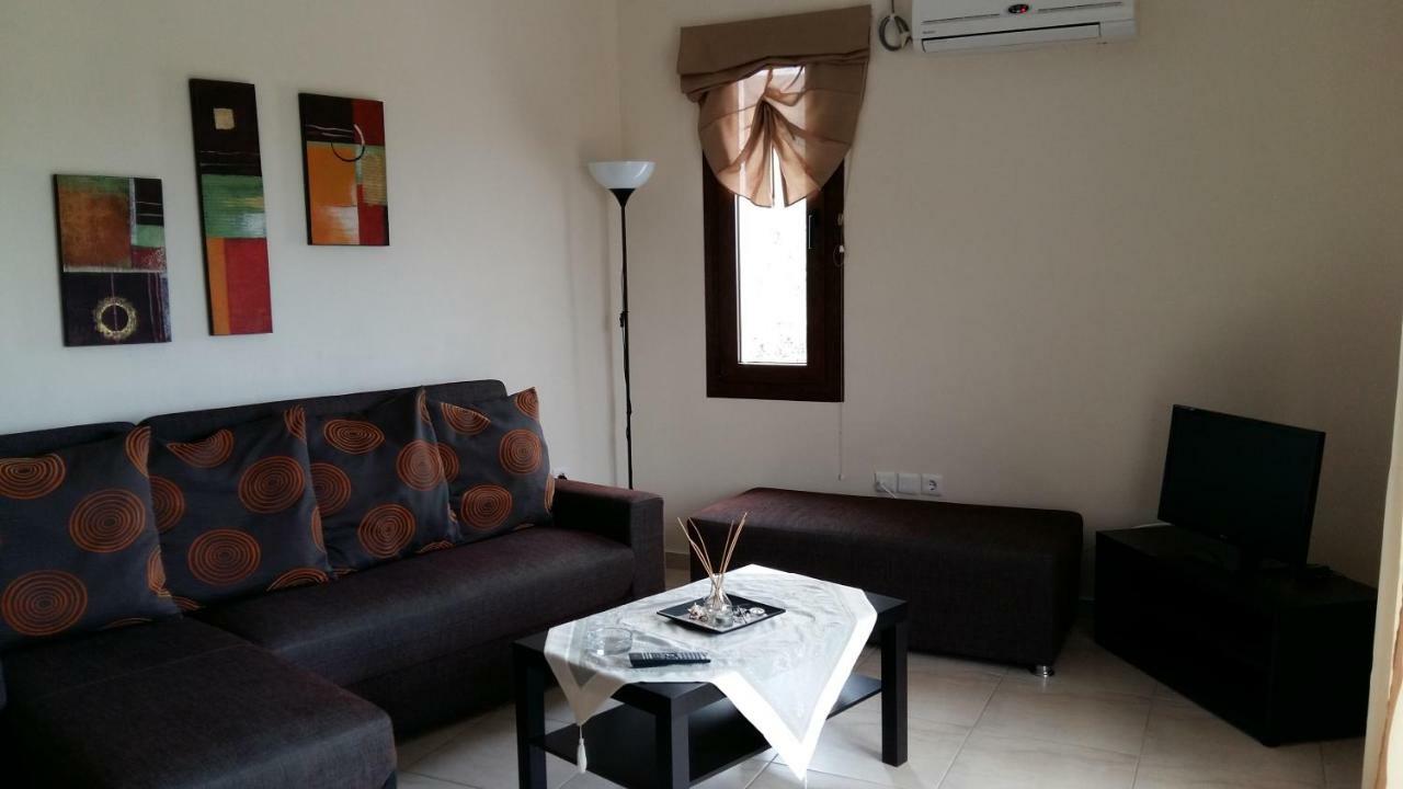 Gougousis Apartments Kaloyiros Exterior foto
